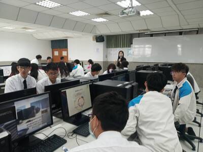 朝陽科大講座圖片