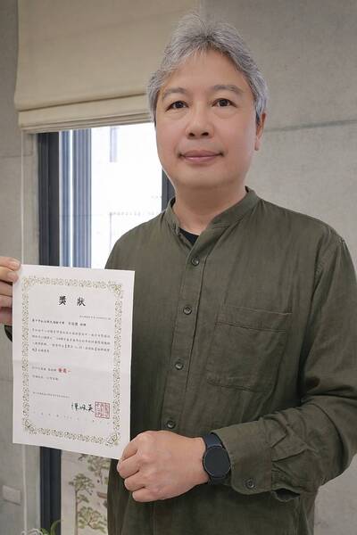 李佳懷老師圖片